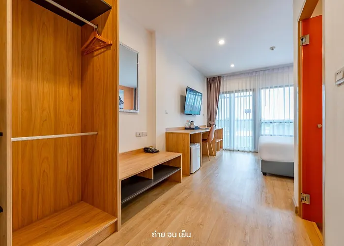7 Days Premium Don Meaung Airport Hotel